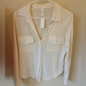 Lightweight Cream Button-Up Shirt with Chest Pockets